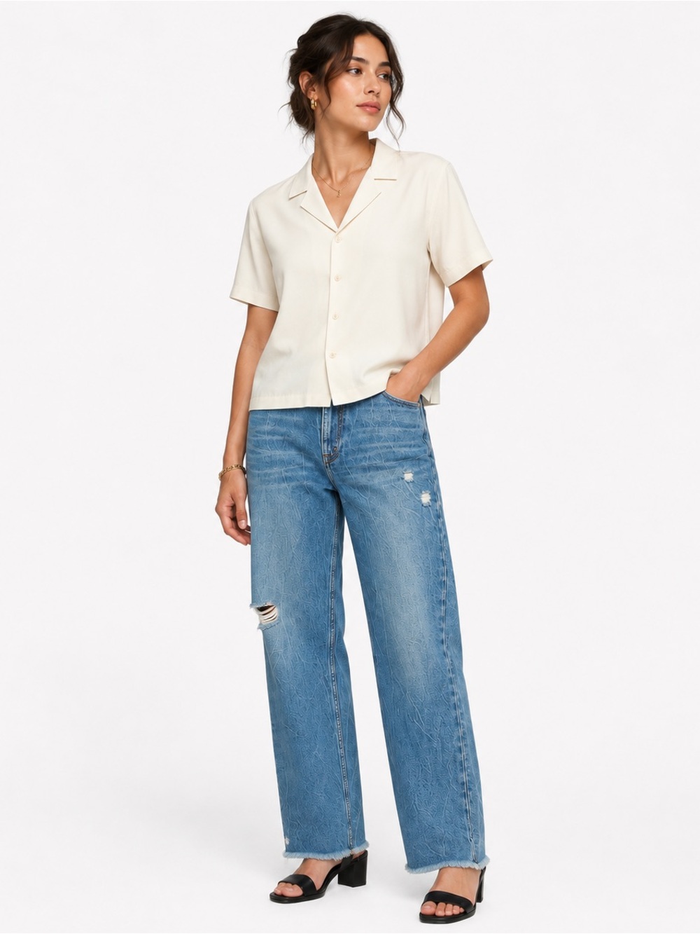Abercrombie & Fitch Distressed Mom Jeans Crop